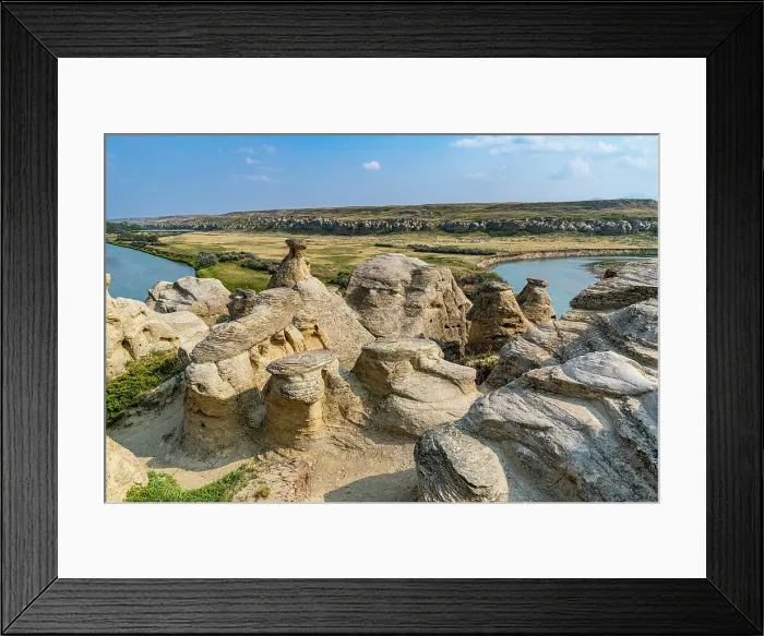 Framed Print : Hoodoos along the Milk River, Writing-on-Stone Provincial Park, UNESCO World Heritage Site, Alberta, Canada, North America