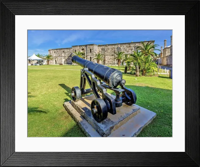 Framed Print : A canon outside the Victualling Warehouse at the disused Royal Naval Dockyard, Bermuda, Atlantic, North America Framed Print : A canon outside the Victualling Warehouse at the disused Royal Naval Dockyard, Bermuda, Atlantic, North America