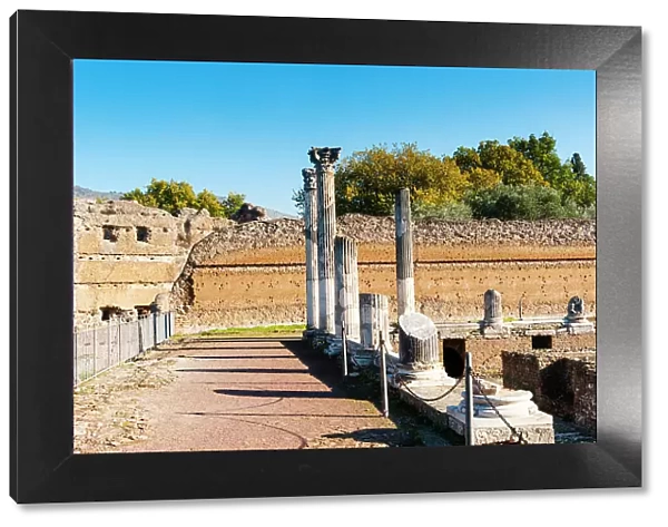 Ruins of Portico, Peschiera (Fishpond), Hadrian's Villa, UNESCO World Heritage Site, Tivoli, Province of Rome, Latium (Lazio), Italy, Europe
