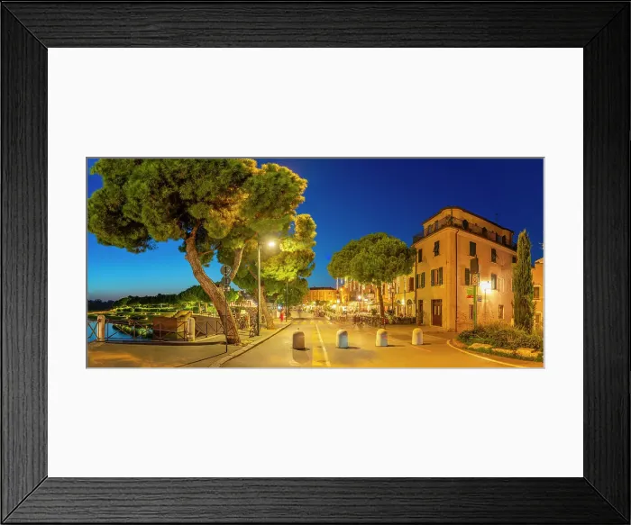 Framed Print : View of cafe in Borgo San Giuliano district in Rimini at dusk, Rimini, Emilia-Romagna, Italy, Europe Framed Print : View of cafe in Borgo San Giuliano district in Rimini at dusk, Rimini, Emilia-Romagna, Italy, Europe