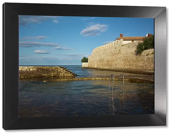 Seaside Swimming Area, City Outer Wall, Old Town, Novigrad, Croatia, Europe