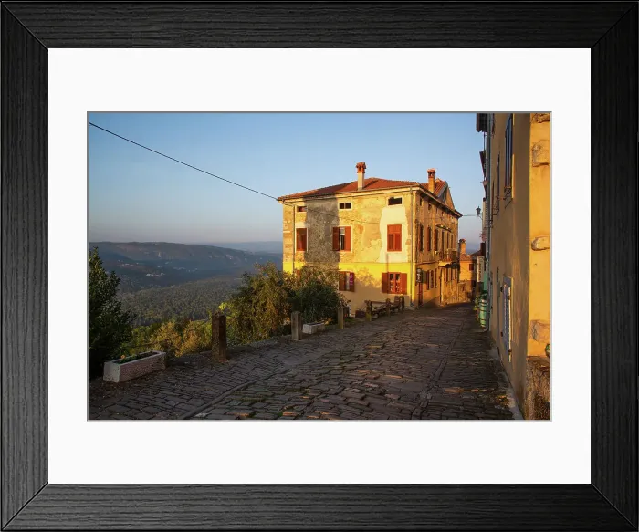 Framed Print : Street Scene, Motovun, Central Istria, Croatia, Europe Framed Print : Street Scene, Motovun, Central Istria, Croatia, Europe