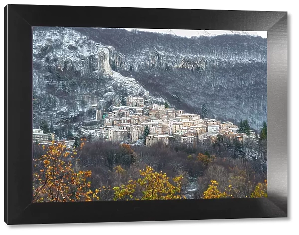 Traditional stone mountain village of Pietracamela with the first snowfall, Gran Sasso and Monti della Laga National Park, Apennines, Teramo province, Abruzzo, Italy, Europe
