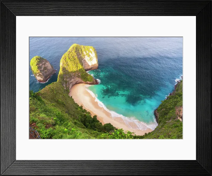 Framed Print : Kelingking white and sandy beach (T-Rex Beach) seen from above at sunrise, Nusa Penida island, Klungkung regency, Bali, Indonesia, Southeast Asia, Asia Framed Print : Kelingking white and sandy beach (T-Rex Beach) seen from above at sunrise, Nusa Penida island, Klungkung regency, Bali, Indonesia, Southeast Asia, Asia