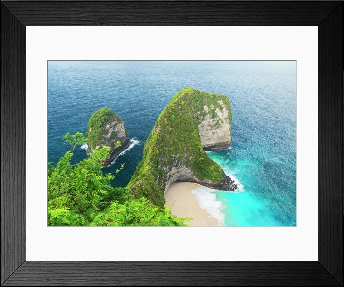 Framed Print : View from above of the famous empty Kelingking white sandy beach (T-Rex Beach), Nusa Penida island, Klungkung regency, Bali, Indonesia, Southeast Asia, Asia Framed Print : View from above of the famous empty Kelingking white sandy beach (T-Rex Beach), Nusa Penida island, Klungkung regency, Bali, Indonesia, Southeast Asia, Asia