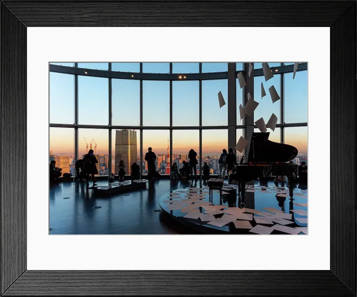Framed Print : Panoramic view through a big window in Roppongi Hills, with visitors enjoying the evening light, silhouettes and grand piano, Tokyo, Honshu, Japan, Asia Framed Print : Panoramic view through a big window in Roppongi Hills, with visitors enjoying the evening light, silhouettes and grand piano, Tokyo, Honshu, Japan, Asia
