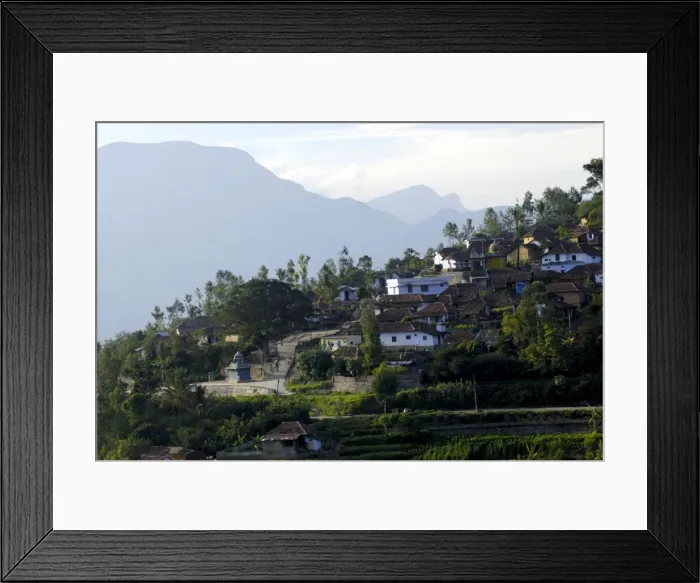 Framed Print : Houses in Koviloor, near Munnar, Kerala, India Framed Print : Houses in Koviloor, near Munnar, Kerala, India