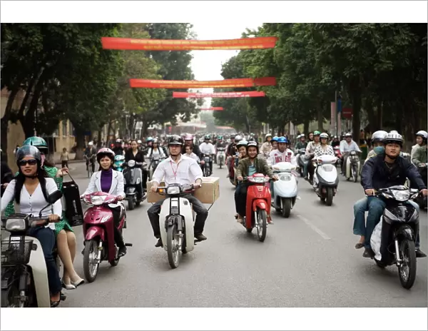 Mopeds coming towards camera, Hanoi, Vietnam, Indochina, Southeast Asia, Asia
