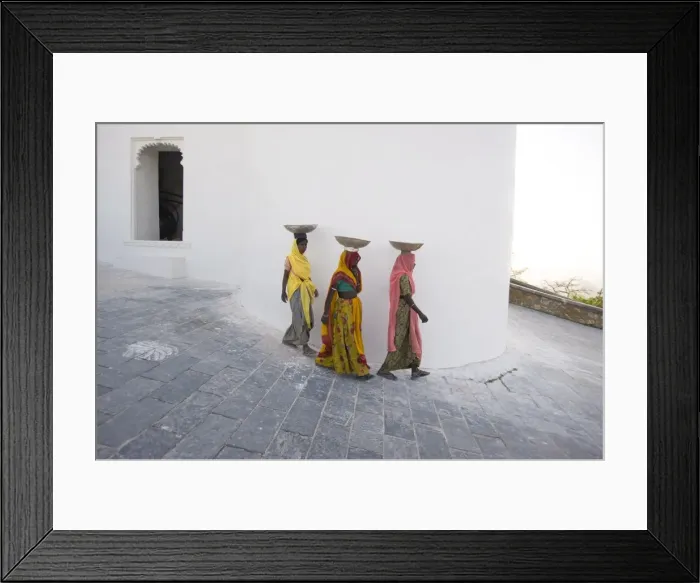 Framed Print : Three female construction workers at the Monsoon Palace, Udaipur, Rajasthan, India, Asia Framed Print : Three female construction workers at the Monsoon Palace, Udaipur, Rajasthan, India, Asia