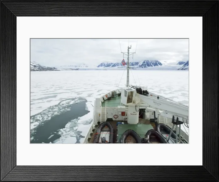 Framed Print : Breaking ice in Leifdefjord, Svalbard Archipelago, Norway, Arctic, Scandinavia, Europe Framed Print : Breaking ice in Leifdefjord, Svalbard Archipelago, Norway, Arctic, Scandinavia, Europe