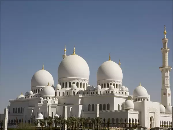 Domes and minaret of the new Sheikh Zayed Bin Sultan Al Nahyan Mosque, Grand Mosque
