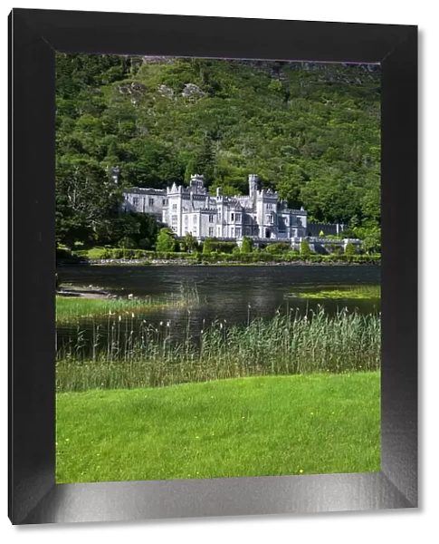 Kylemore Abbey and Lake, Connemara, County Galway, Connacht, Republic of Ireland, Europe
