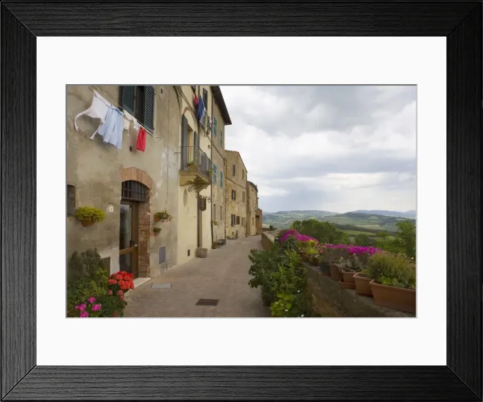 Framed Print : Pienza, Val d Orcia, Tuscany, Italy, Eruope Framed Print : Pienza, Val d Orcia, Tuscany, Italy, Eruope