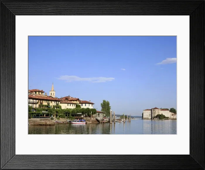 Framed Print : Isola dei Pescatori and Isola Bella, Stresa, Lake Maggiore, Piedmont, Italy, Europe Framed Print : Isola dei Pescatori and Isola Bella, Stresa, Lake Maggiore, Piedmont, Italy, Europe