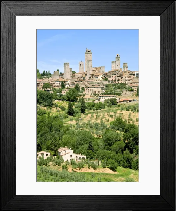 Framed Print : View to town across agricultural landscape, San Gimignano, UNESCO World Heritage Site