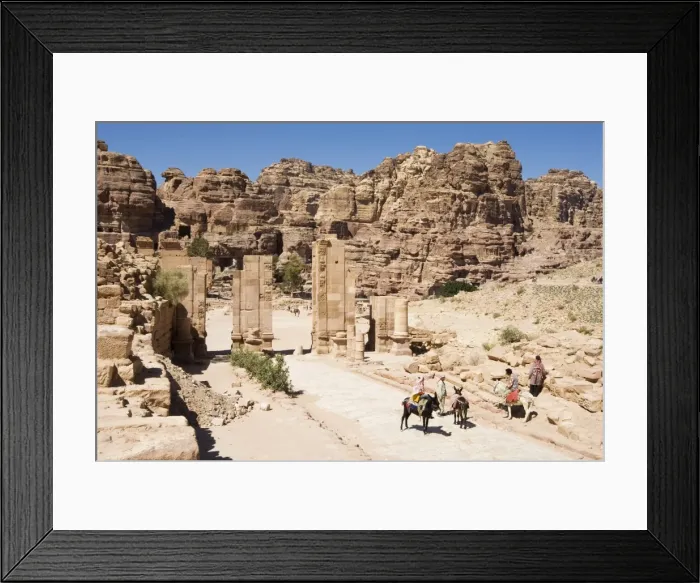 Framed Print : Colonnaded Street and Temenos Gateway, Petra, UNESCO World Heritage Site