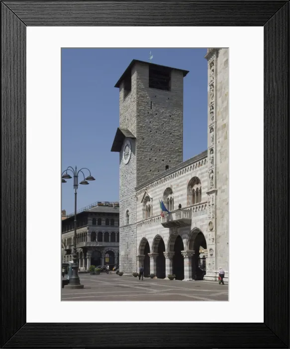 Framed Print : Campanile clock tower, the Duomo e Broletto, City of Como, Lake Como, Italy, Europe Framed Print : Campanile clock tower, the Duomo e Broletto, City of Como, Lake Como, Italy, Europe