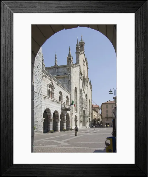 Framed Print : The Duomo e Broletto, City of Como, Lake Como, Italy, Europe Framed Print : The Duomo e Broletto, City of Como, Lake Como, Italy, Europe