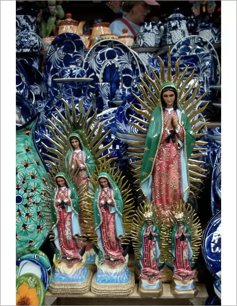 Pottery crafts for sale, San Miguel de Allende, Guanajuato, Mexico, North America