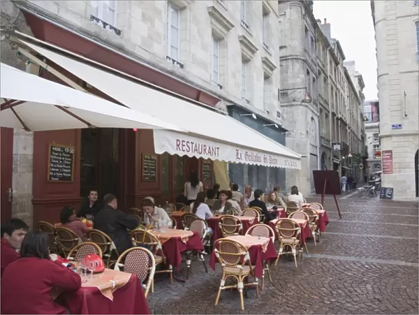 Terrace seating at restaurant in Place Saint-Pierre, Bordeaux, Gironde, France, Europe