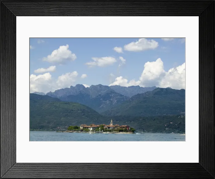 Framed Print : Isola dei Pescatori, Borromeo Islands, Stresa, Lake Maggiore, Piedmont, Italy, Europe Framed Print : Isola dei Pescatori, Borromeo Islands, Stresa, Lake Maggiore, Piedmont, Italy, Europe