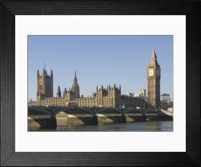 Framed Print : Westminster Bridge over the River Thames to the Houses of Parliament, UNESCO World Heritage Site Framed Print : Westminster Bridge over the River Thames to the Houses of Parliament, UNESCO World Heritage Site