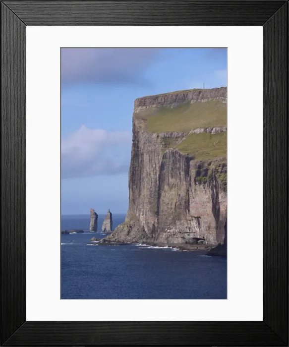 Framed Print : Risin and Kellingin sea stacks, under 350 m high cliffs, near Eidi, Esturoy Framed Print : Risin and Kellingin sea stacks, under 350 m high cliffs, near Eidi, Esturoy