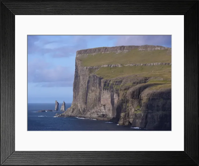 Framed Print : Risin and Kellingin sea stacks, under 350 m high cliffs, near Eidi, Esturoy Framed Print : Risin and Kellingin sea stacks, under 350 m high cliffs, near Eidi, Esturoy