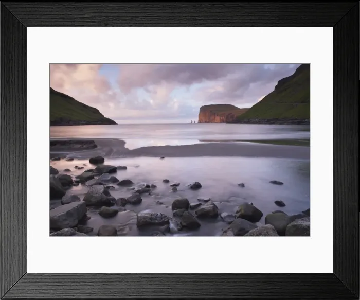 Framed Print : Risin and Kellingin sea stacks in the distance, from Tjornuvik bay, Streymoy Framed Print : Risin and Kellingin sea stacks in the distance, from Tjornuvik bay, Streymoy