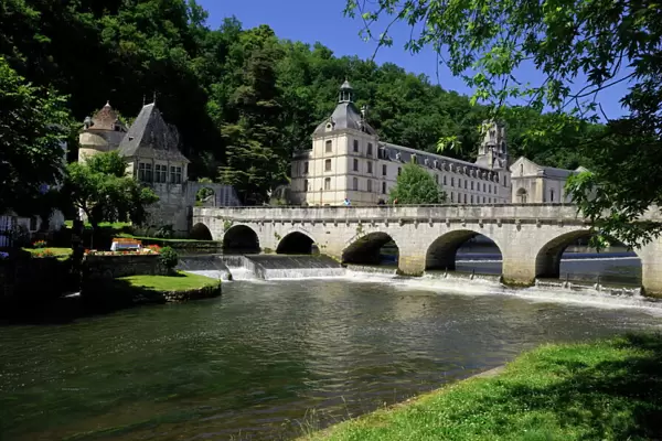Pont Coud, Dronne River and Abbey, Brantome, Dordogne, France, Europe