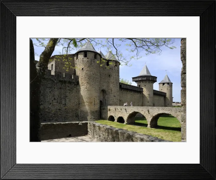 Framed Print : Entrance to Chateau Comtal in the walled and turreted fortress of La Cite Framed Print : Entrance to Chateau Comtal in the walled and turreted fortress of La Cite