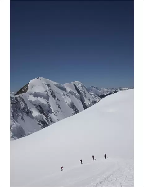 Climbers ascending Monte Rosa, Italian Alps, Piedmont, Italy, Europe