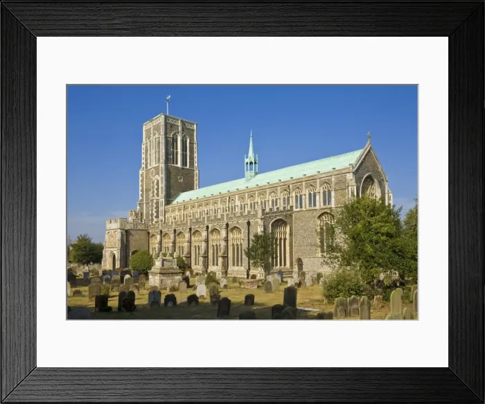 Framed Print : St. Edmund King and Martyr church and graveyard, Southwold, Suffolk, England