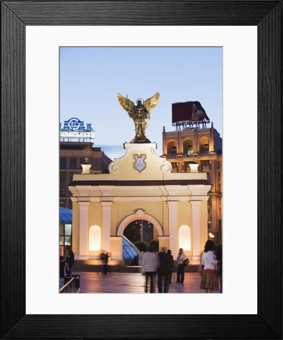 Framed Print : Archangel Michael statue in Maidan Nezalezhnosti (Independence Square) Framed Print : Archangel Michael statue in Maidan Nezalezhnosti (Independence Square)