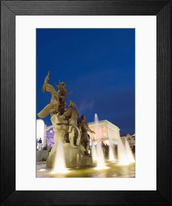 Framed Print : Statue of the brothers and sister who founded Kiev, Maidan Nezalezhnosti Framed Print : Statue of the brothers and sister who founded Kiev, Maidan Nezalezhnosti