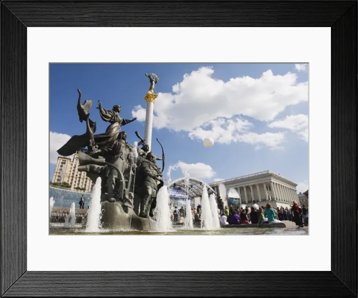 Framed Print : Statue of the brothers and sister who founded Kiev, Maidan Nezalezhnosti Framed Print : Statue of the brothers and sister who founded Kiev, Maidan Nezalezhnosti