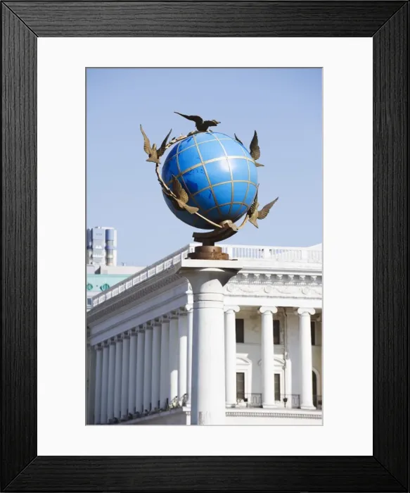 Framed Print : Satue of a blue globe with doves of peace, Maidan Nezalezhnosti (Independence Square) Framed Print : Satue of a blue globe with doves of peace, Maidan Nezalezhnosti (Independence Square)