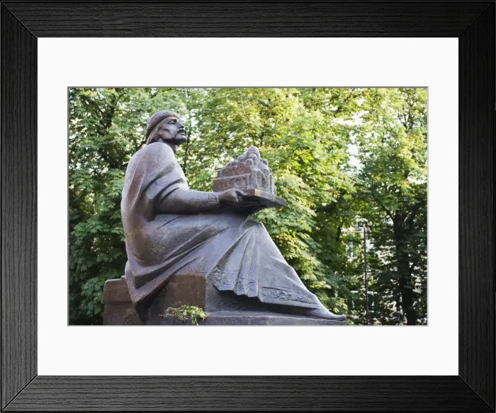 Framed Print : Statue of Yaroslav the Wise at Zoloti Vorata, Kiev, Ukraine, Europe Framed Print : Statue of Yaroslav the Wise at Zoloti Vorata, Kiev, Ukraine, Europe