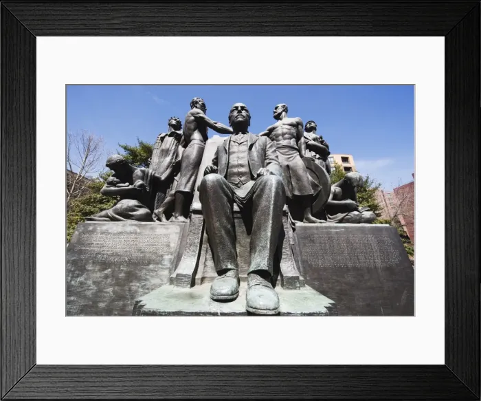 Framed Print : Statue of Samuel Gompers (1850-1924), American Federation of Union president Framed Print : Statue of Samuel Gompers (1850-1924), American Federation of Union president
