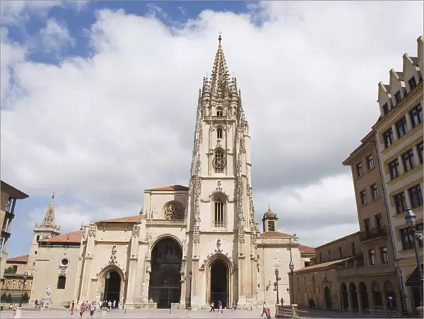 San Salvador Cathedral, on Plaza de Alfonso el Casto, Oviedo, Asturias, Spain, Europe