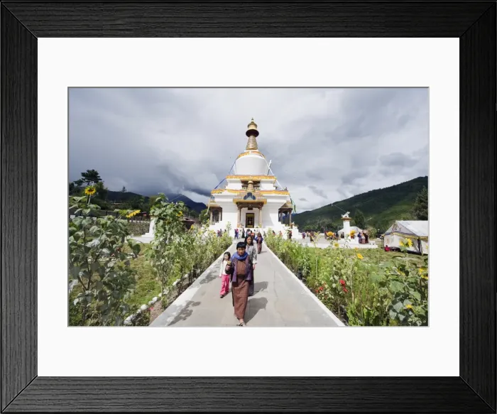 Framed Print : Pilgrims at the National Memorial Chorten, Thimphu, Bhutan, Asia Framed Print : Pilgrims at the National Memorial Chorten, Thimphu, Bhutan, Asia