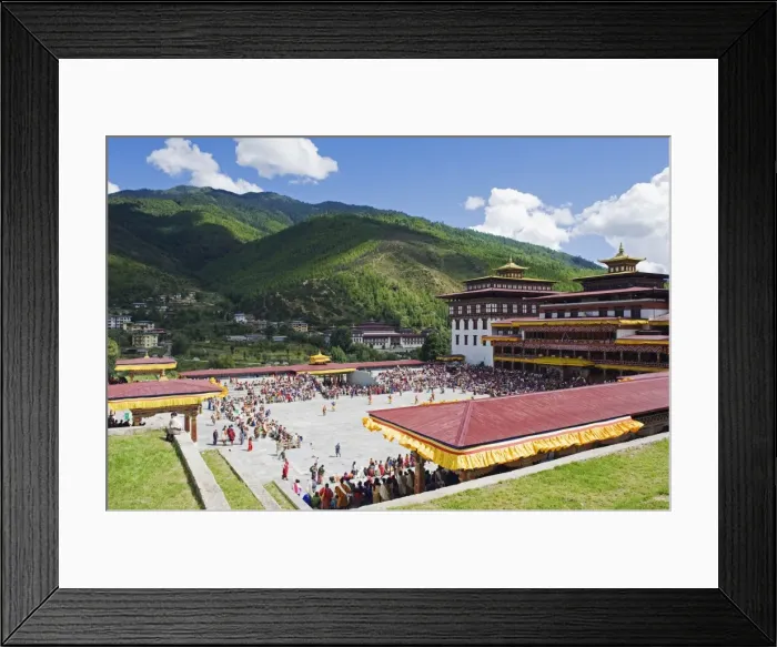Framed Print : Autumn Tsechu (festival) at Trashi Chhoe Dzong, Thimpu, Bhutan, Asia Framed Print : Autumn Tsechu (festival) at Trashi Chhoe Dzong, Thimpu, Bhutan, Asia