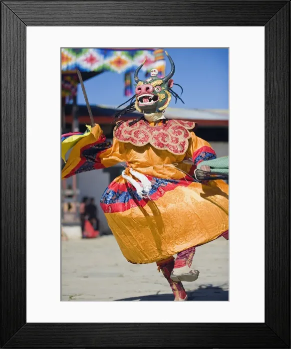 Framed Print : Dancers in costume at Tsechu (festival), Gangtey Gompa (Monastery), Phobjikha Valley