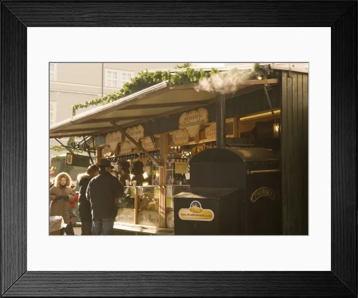 Framed Print : Sausage, hot wine, hot potato and snack stand at Historical Salzburg Christkindlmarkt Framed Print : Sausage, hot wine, hot potato and snack stand at Historical Salzburg Christkindlmarkt