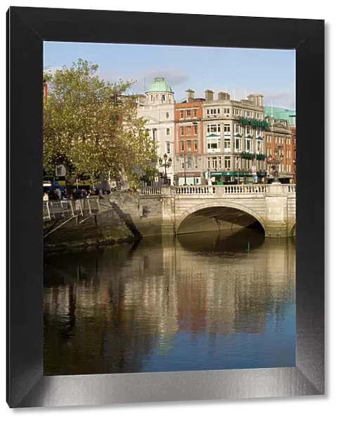 O Connell Bridge on the Liffey River, Dublin, Republic of Ireland, Europe