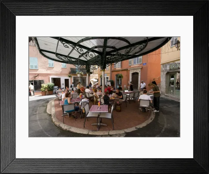 Framed Print : Outdoor caf??