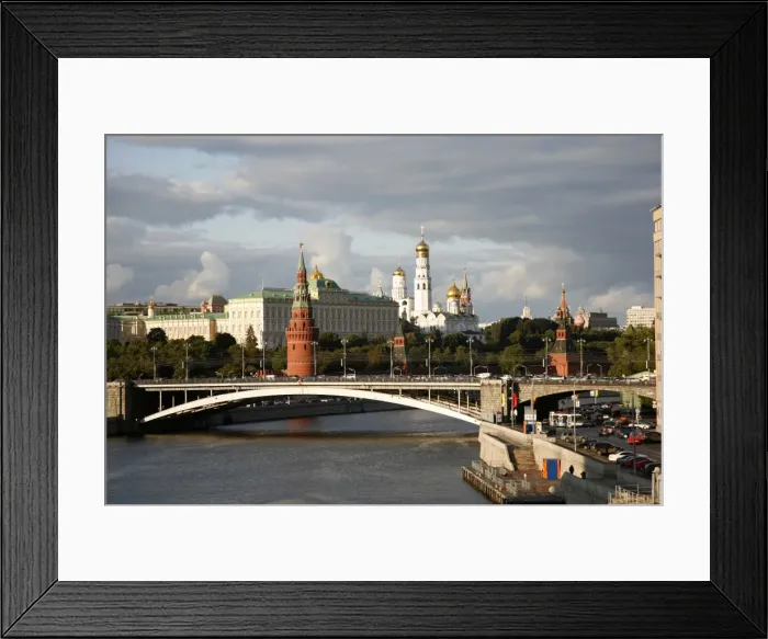 Framed Print : View over the Kremlin and the Moskva river, Moscow, Russia, Europe Framed Print : View over the Kremlin and the Moskva river, Moscow, Russia, Europe