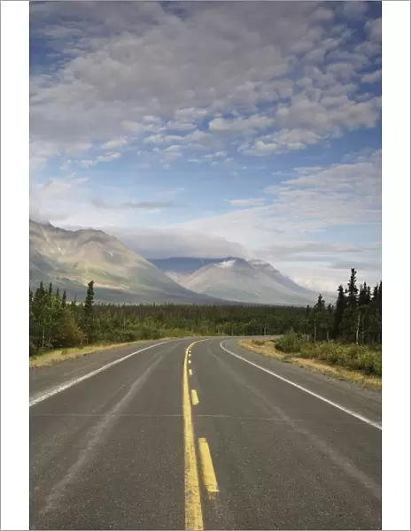 Road and Dalton Range, Kluane National Park and Reserve, Yukon Territory