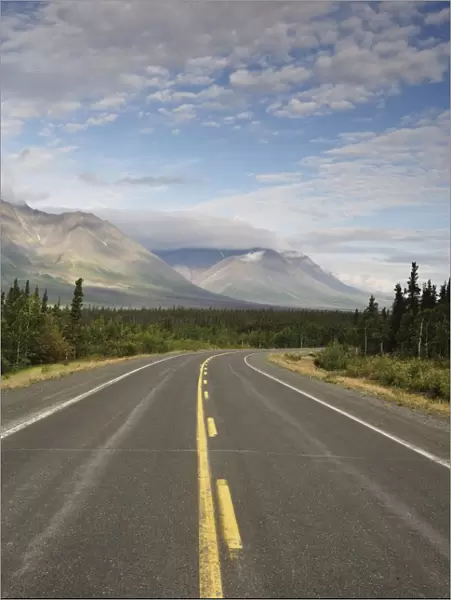Road and Dalton Range, Kluane National Park and Reserve, Yukon Territory