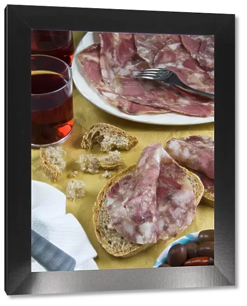 Soppressata (Soprassata) (Capofreddo), Italian dry-cured salami, Italian food